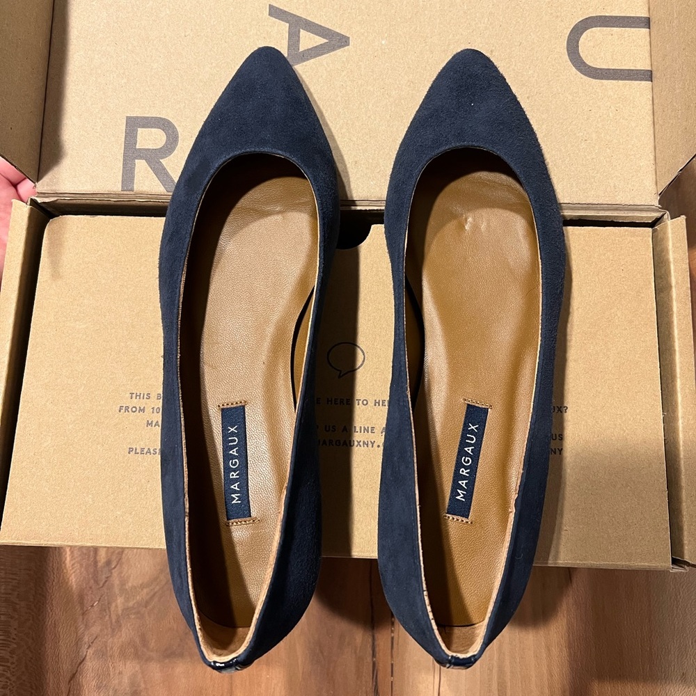 NIB Margaux Point Flat, Midnight Suede, 40M/9.5